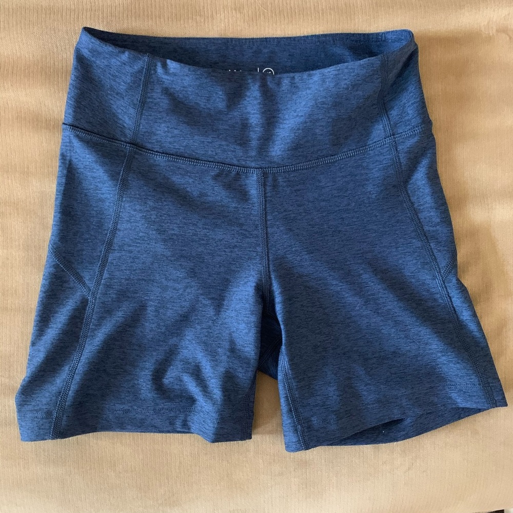 Outdoor Voices Warmup shorts in Navy